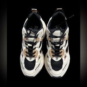 Steve Madden Clydie Platform Sneakers • size 9.5